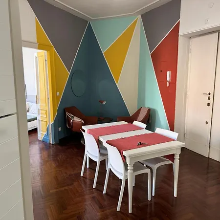 A Colorful Spot For La Dolce *
